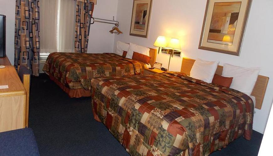 Norwood Inn Minneapolis Роузвил Екстериор снимка