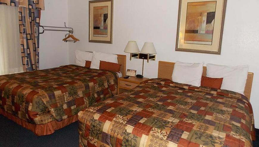 Norwood Inn Minneapolis Роузвил Екстериор снимка